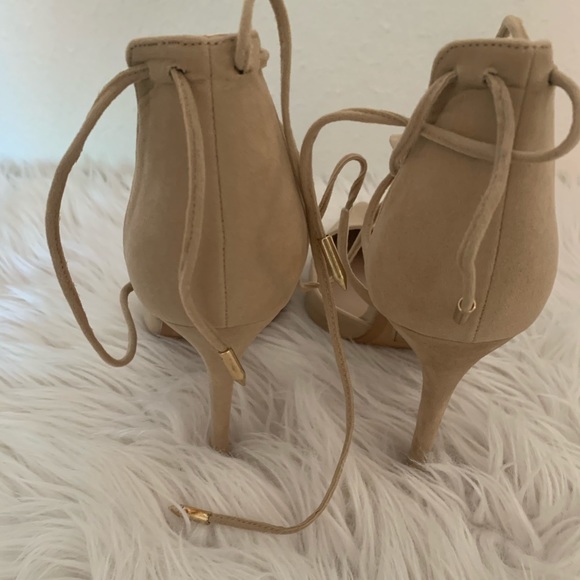 Heels - Picture 2 of 4